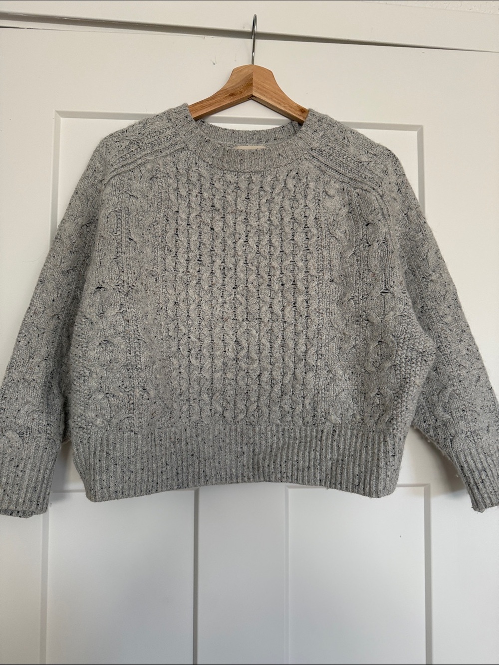 Universal Thread Light Heather Gray Cable Crew Sweater